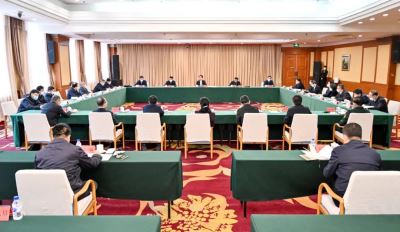 省委书记景俊海主持召开省委常委会扩大会议